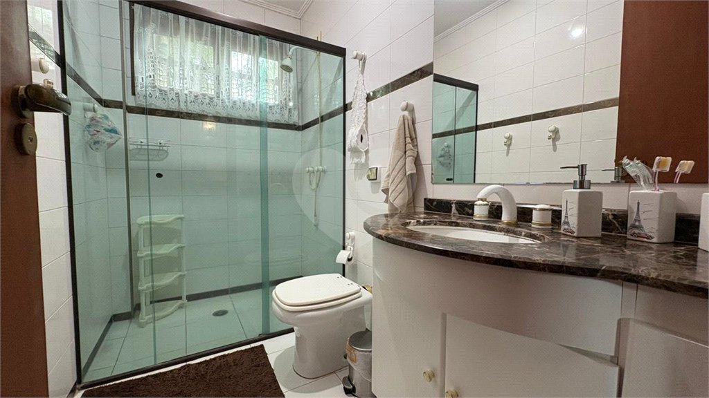 Casa à venda com 4 quartos, sendo 2 suítes,  no condomínio Vivendas do Lago, Sorocaba - SP
