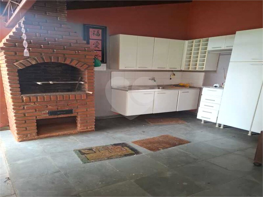Casa à venda com 4 quartos, sendo 1 suíte, no condomínio Conjunto Residencial Green Village I, Mogi das Cruzes - SP