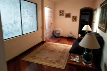 Sobrado à venda com 4 suítes em Chácara Monte Alegre, São Paulo, SP