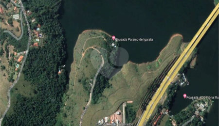 Casa à venda com 4 quartos, sendo 2 suítes,  no condomínio Jardim Imperador, Igaratá - SP