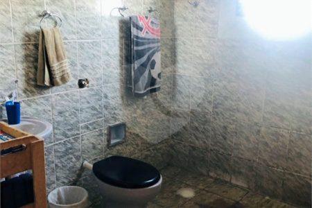 Casa à venda com 4 quartos, sendo 2 suítes,  em Vila Paulista, Mogi das Cruzes, SP