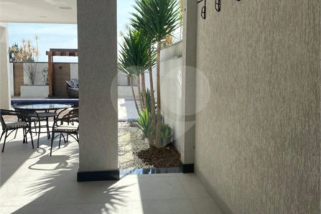 Casa à venda com 4 quartos, sendo 3 suítes, no condomínio Brisa 1, Mogi das Cruzes - SP