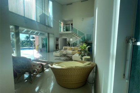 Casa à venda com 4 suítes no condomínio Haras Paineiras, Salto - SP