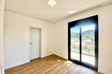 Casa à venda com 3 quartos, sendo 3 suítes, no condomínio Vila Giardino, Jundiaí - SP