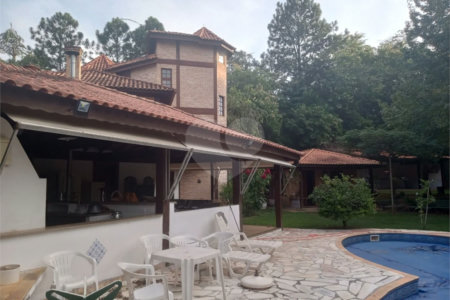 Chácara à venda com 7 quartos, sendo 3 suítes, em Saboó, São Roque, SP