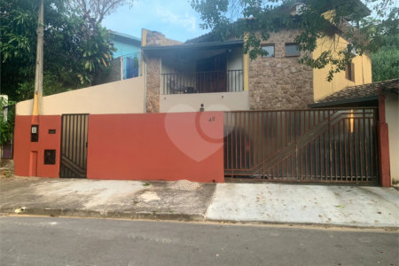 Casa à venda com 4 quartos, sendo 1 suíte, em Loteamento Shangrilá, Valinhos, SP