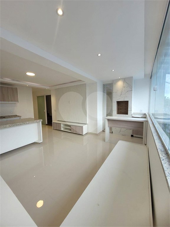 Apartamento para alugar com 2 quartos em Miguel Couto, Cabo Frio, RJ