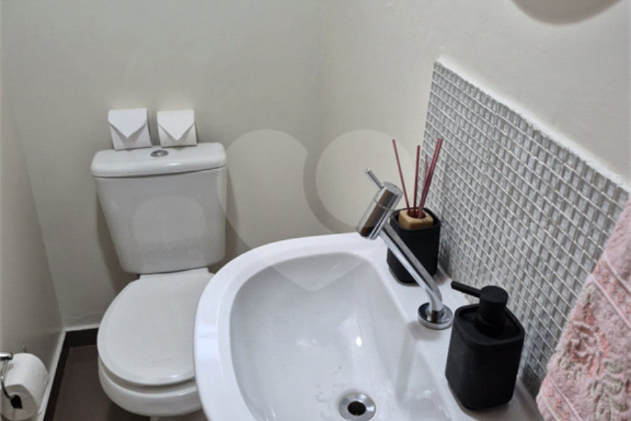 Sobrado à venda com 2 quartos em Tremembé, São Paulo, SP