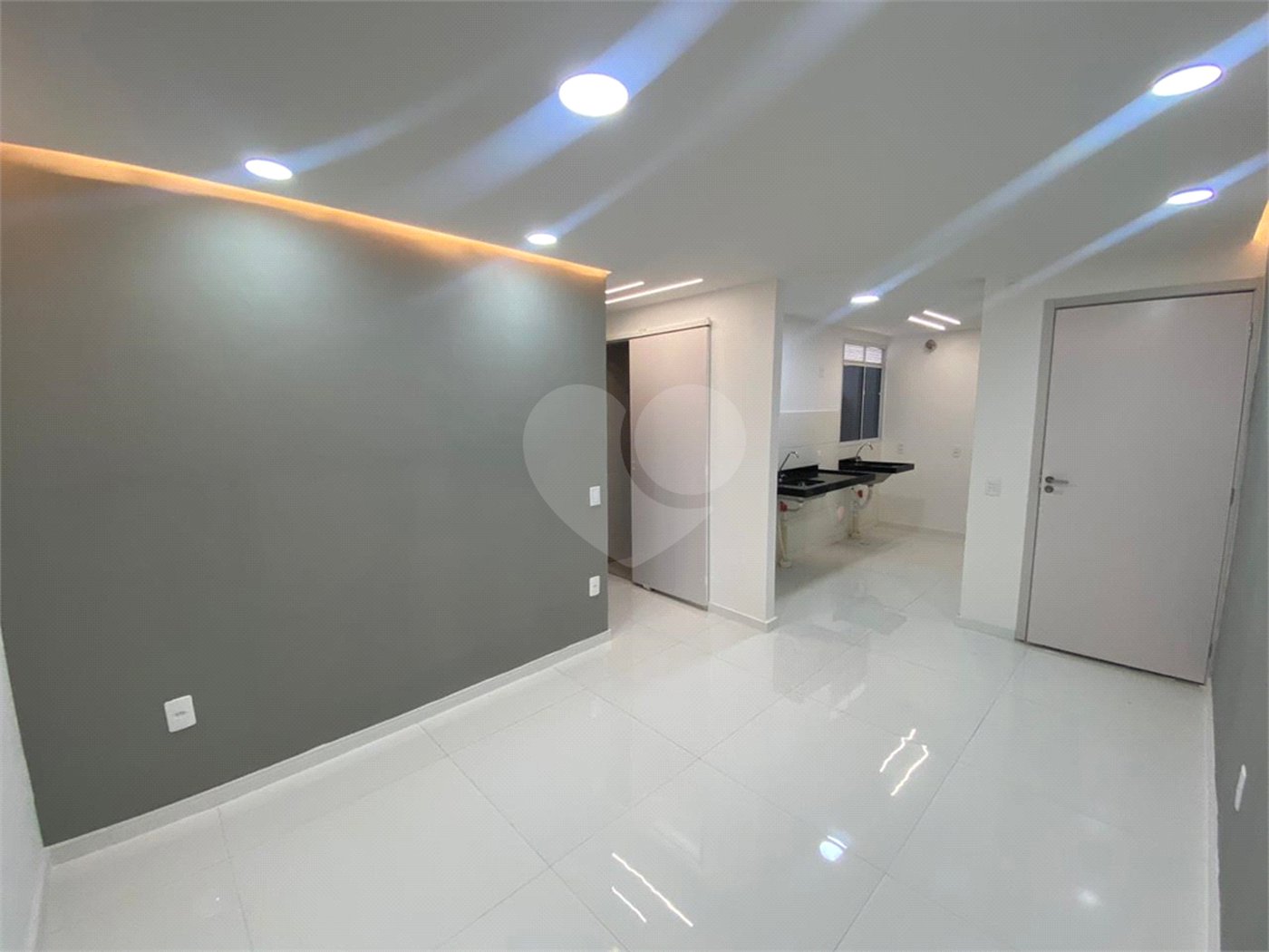 Apartamento à venda com 2 quartos em Santíssimo, Rio de Janeiro, RJ