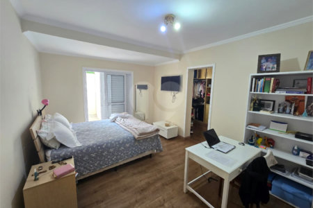 Casa à venda com 4 quartos, sendo 2 suítes,  em Vila Nastri, Itapetininga, SP