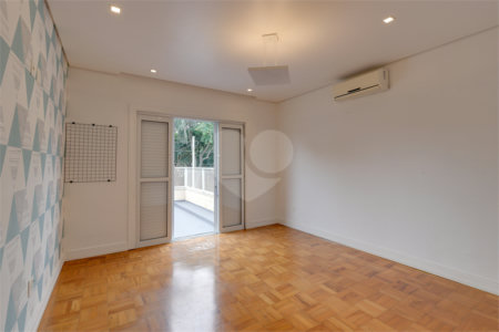 Sobrado à venda com 4 quartos, sendo 2 suítes, em Brooklin Novo, São Paulo, SP
