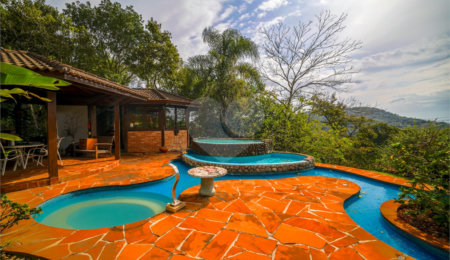 Casa à venda com 4 suítes no condomínio Sausalito, Mairiporã - SP