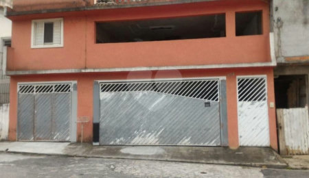 Sobrado à venda com 4 quartos, sendo 1 suíte, em Tremembé, São Paulo, SP