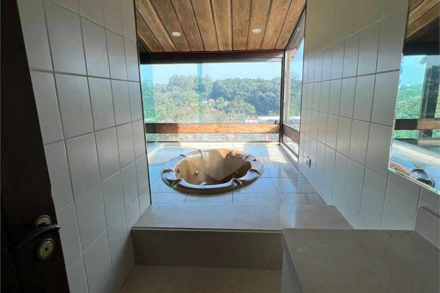 Sobrado à venda com 4 suítes em Horto Florestal, São Paulo, SP
