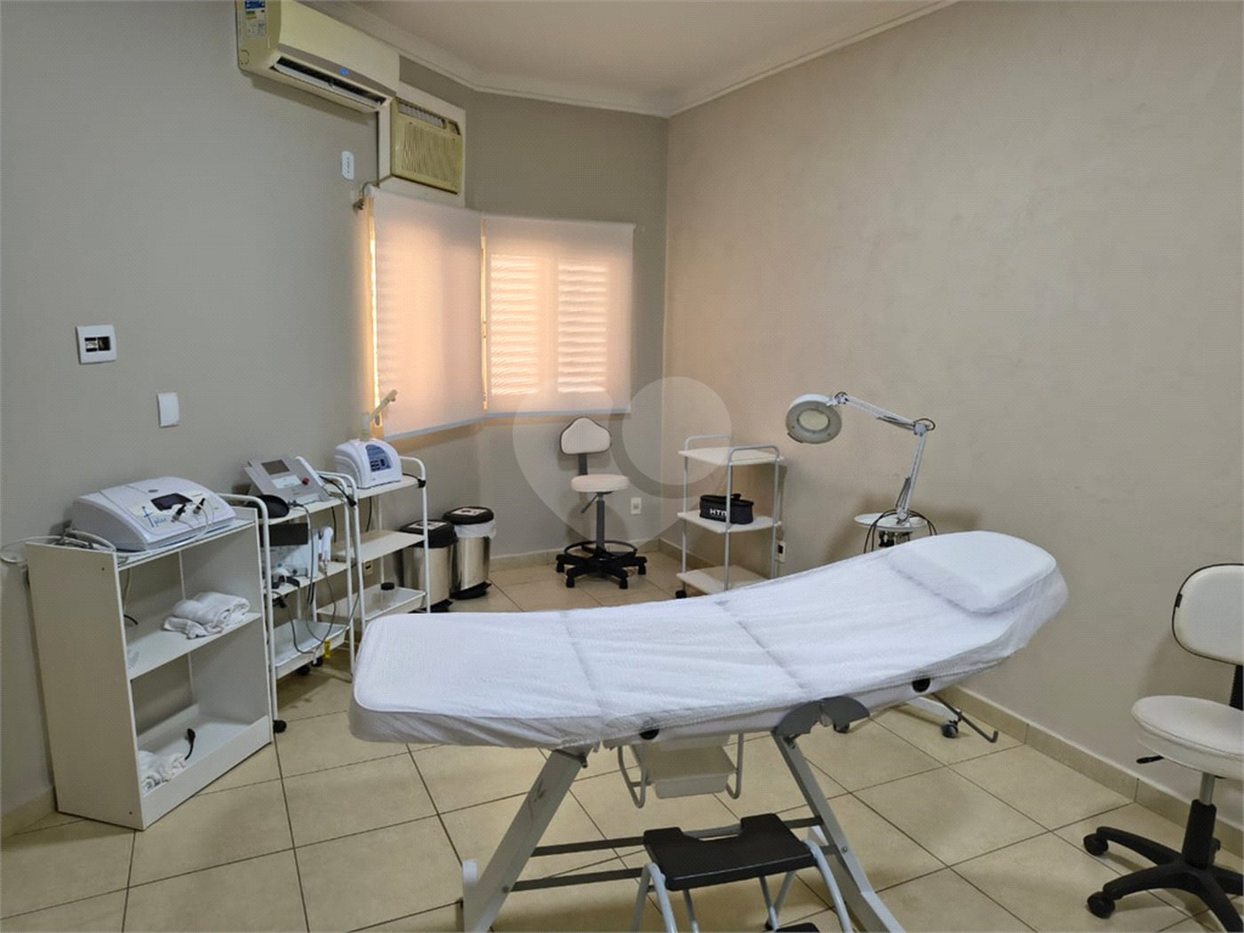 Sobrado à venda com 4 quartos, sendo 2 suítes, em Alto da Boa Vista, Ribeirão Preto, SP