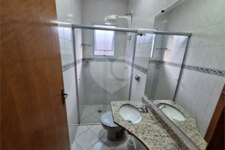 Sobrado à venda com 3 quartos, sendo 1 suíte, em Parque Vitória, São Paulo, SP