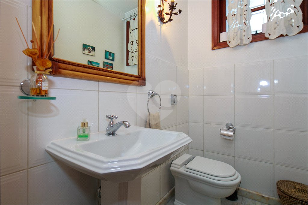 Sobrado à venda com 4 quartos, sendo 2 suítes, em Chácara Monte Alegre, São Paulo, SP