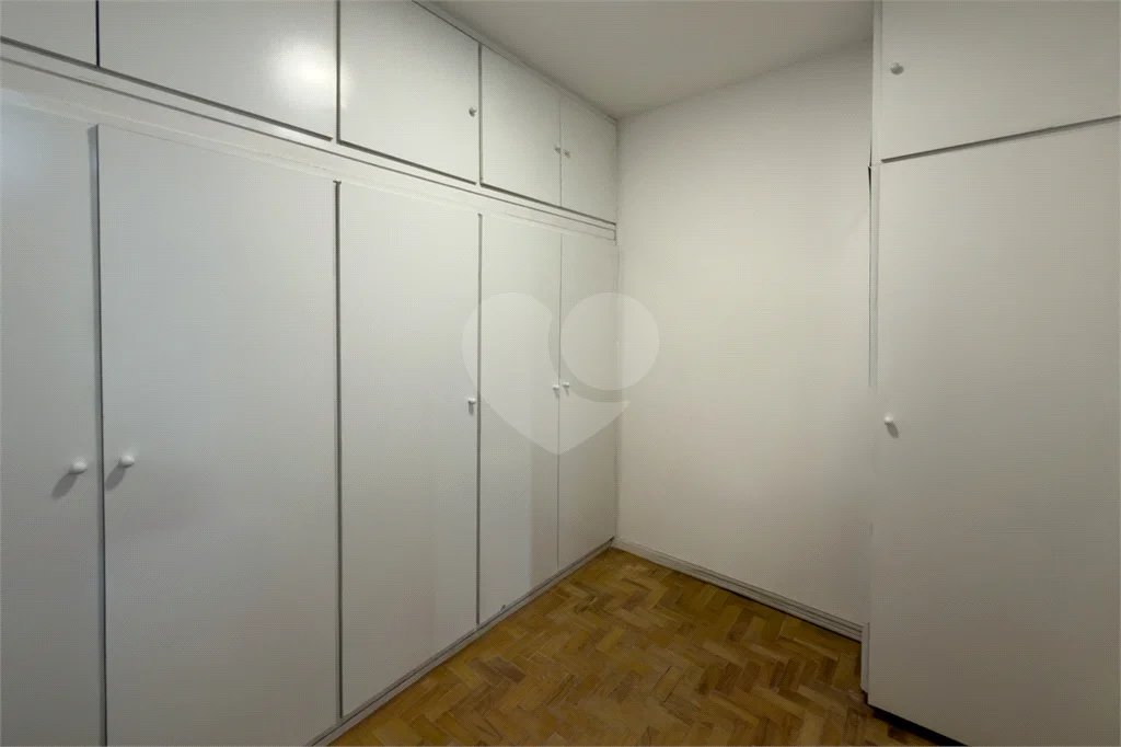 Apartamento com 205 metros no Campo Belo