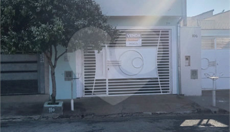 Casa à venda com 4 quartos, sendo 1 suíte,  em Cidade Aracy, São Carlos, SP