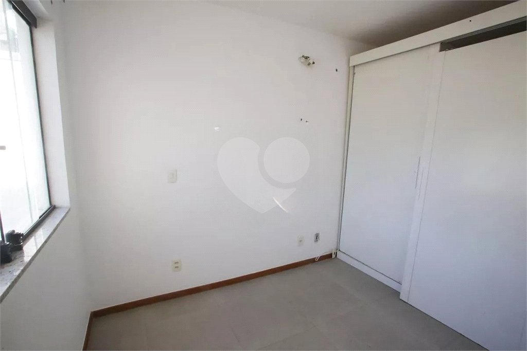 Casa à venda com 4 quartos, sendo 3 suítes, no condomínio Lícia de Alvarenga, Rio de Janeiro - RJ