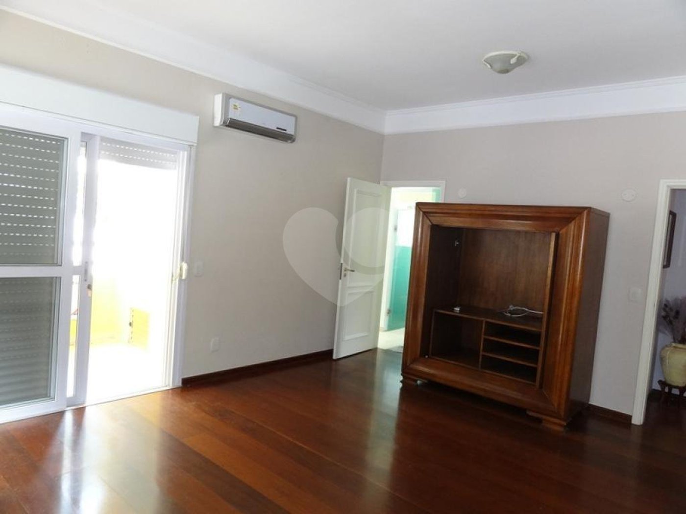 Casa à venda com 4 suítes no condomínio Jardim Ibiratiba, São Paulo - SP