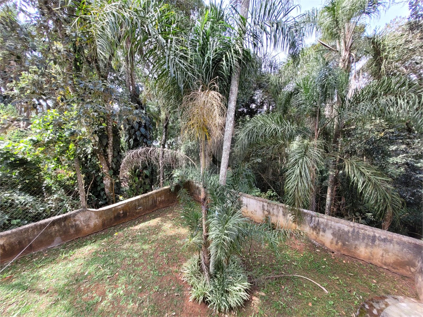 Casa à venda com 3 quartos, sendo 1 suíte, no condomínio Sausalito, Mairiporã - SP