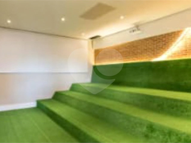 Apartamento à venda com 2 quartos, sendo 1 suíte,  em Jardim Flor da Montanha, Guarulhos, SP