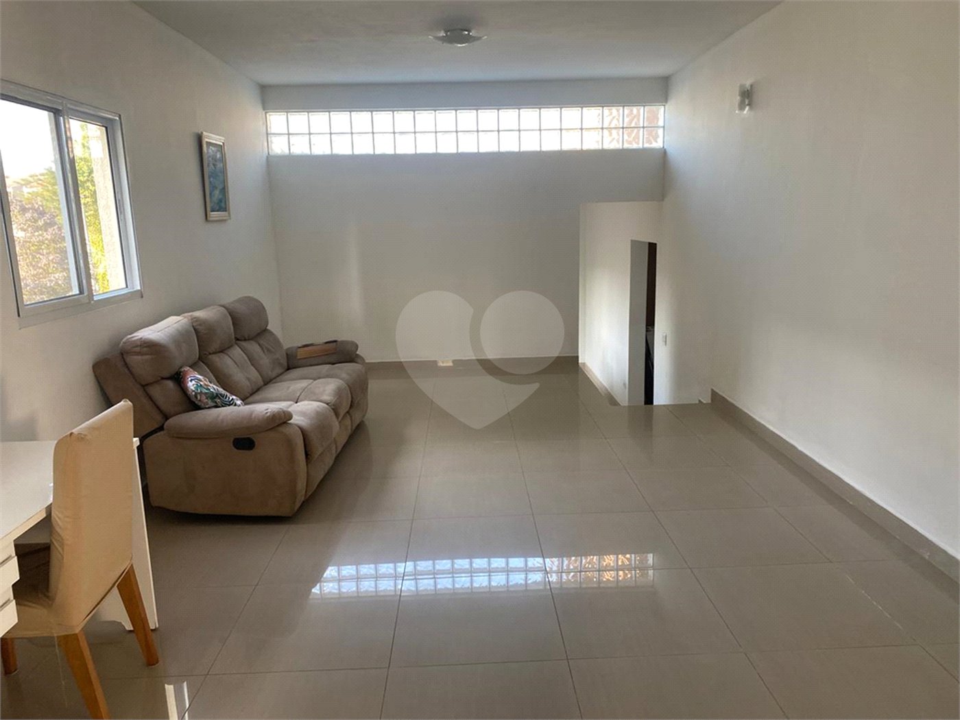 Casa à venda com 3 quartos, sendo 1 suíte, no condomínio Terras de Santa Adelia, Vargem Grande Paulista - SP