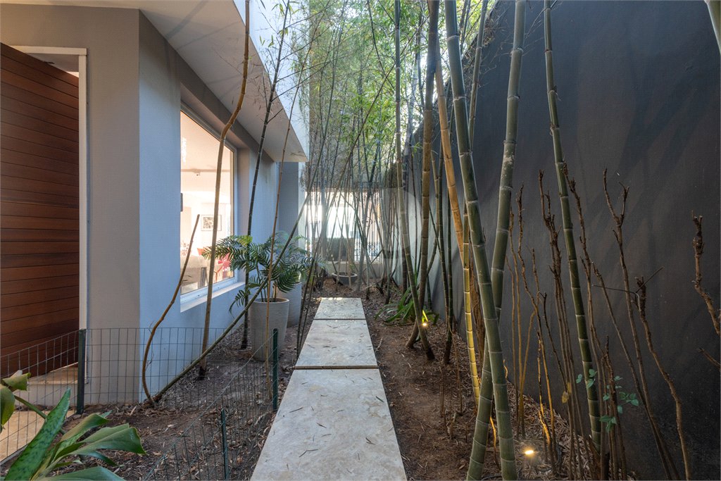 Casa à venda com 4 suítes em Jardim Guedala, São Paulo, SP