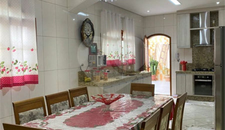 Casa à venda com 3 quartos, sendo 2 suítes,  em Jardim Brasil, Guarulhos, SP