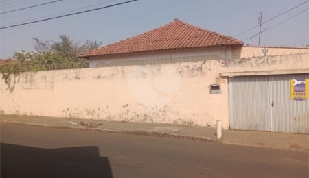 Casa à venda com 3 quartos em Vila Lutfalla, São Carlos, SP