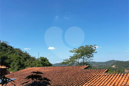 Casa à venda com 3 quartos, sendo 1 suíte, no Centro, Guararema, SP