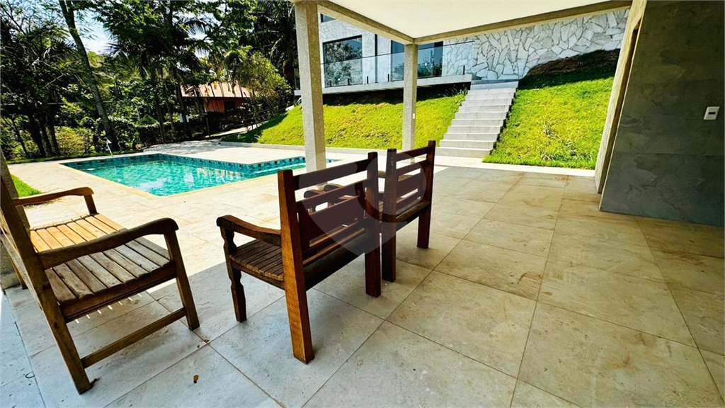 Casa à venda com 4 suítes no condomínio Associação Portal Ouro Verde, Atibaia - SP