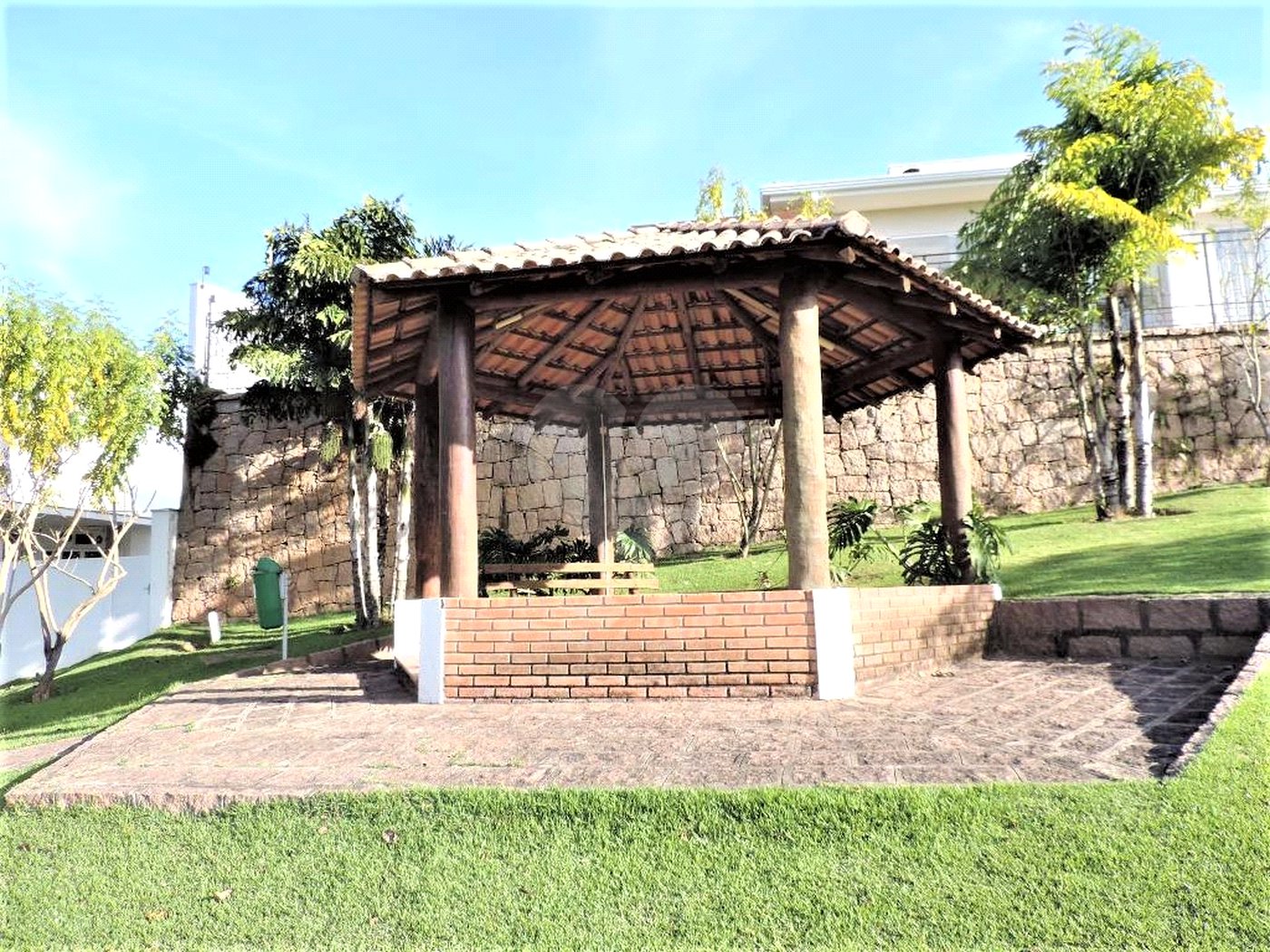 Terreno à venda com 1 suíte no condomínio Terras de São Francisco, Vinhedo - SP