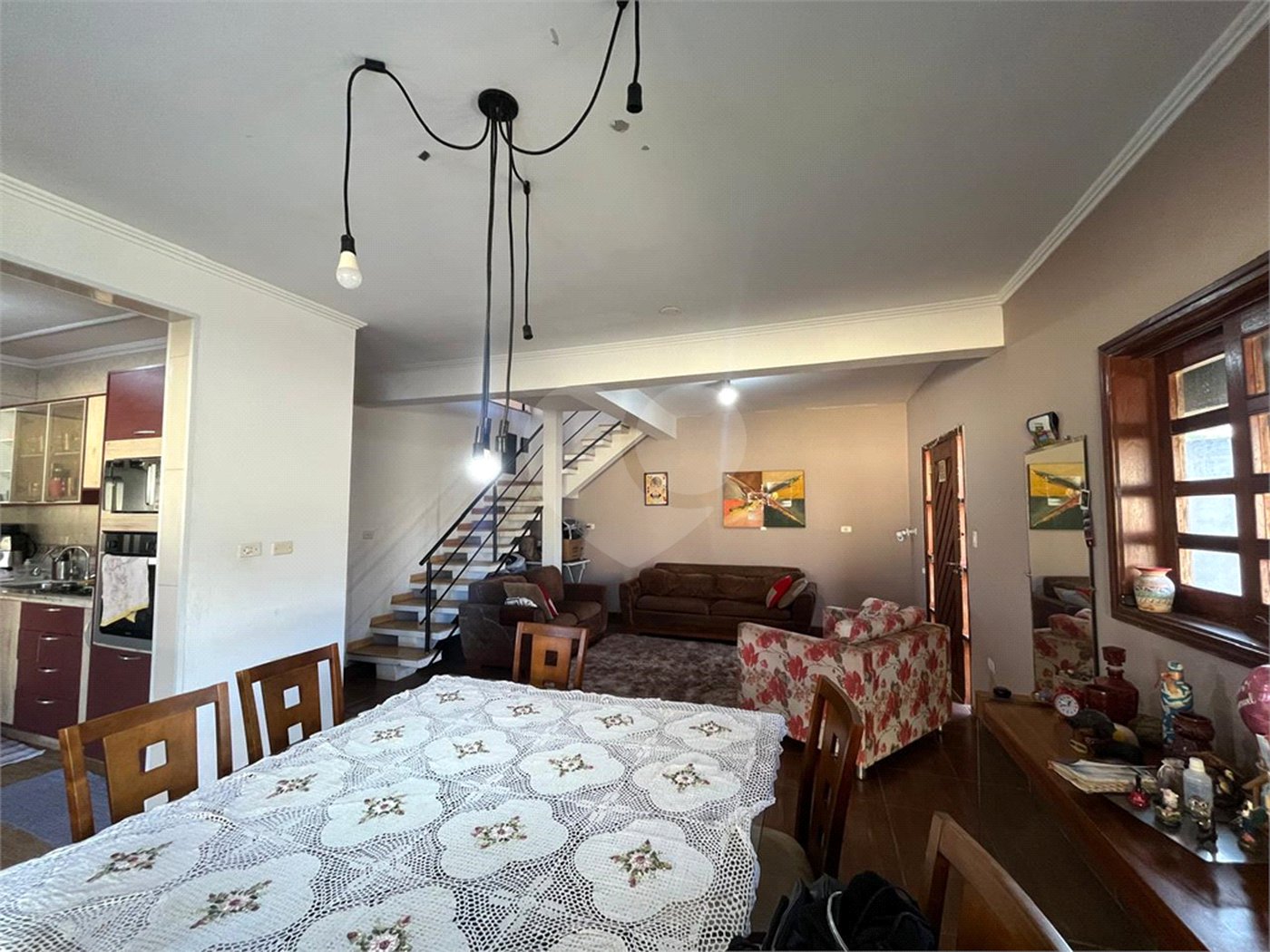 Sobrado à venda com 4 quartos, sendo 1 suíte, em Estância Conceição, Itapetininga, SP