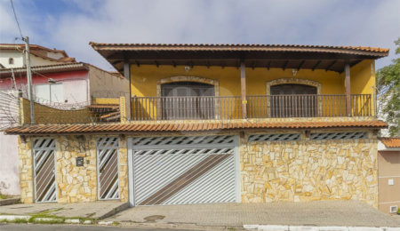 Sobrado à venda com 3 quartos, sendo 1 suíte,  em Tremembé, São Paulo, SP
