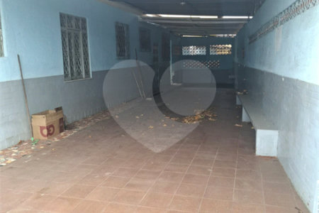Casa à venda com 8 quartos em Campo Grande, Rio de Janeiro, RJ