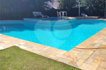 Casa à venda com 4 quartos, sendo 2 suítes, no Centro, Vinhedo, SP