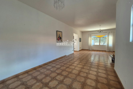 Casa Térrea à venda com 4 quartos, sendo 2 suítes, em Loteamento Loanda, Atibaia, SP