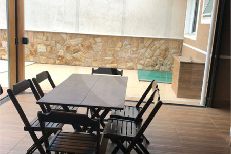 Casa à venda com 3 quartos, sendo 1 suíte, no condomínio Fiorella, Valinhos - SP