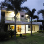 Casa para alugar com 4 quartos, sendo 3 suítes,  no condomínio Figueira Garden, Atibaia - SP