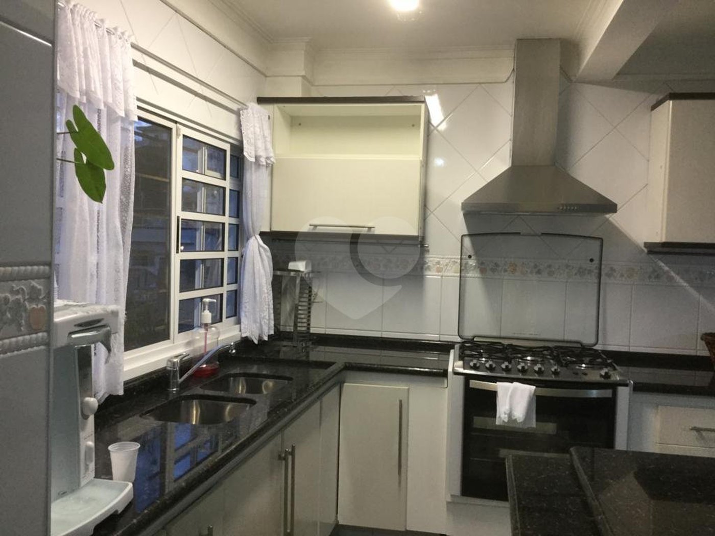 Sobrado à venda com 5 quartos, sendo 3 suítes, em Vila Bonilha, São Paulo, SP