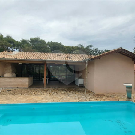 Casa à venda com 4 quartos, sendo 1 suíte, no condomínio Marf II, Bom Jesus dos Perdões - SP