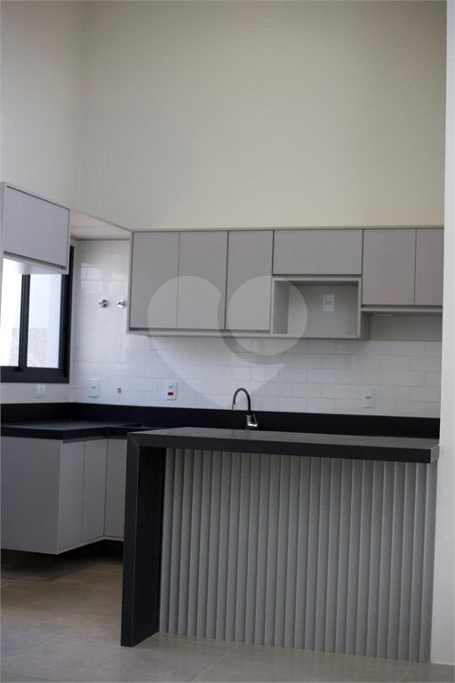 Casa à venda com 3 quartos, sendo 1 suíte, no condomínio Village Moutonee Salto, Salto - SP