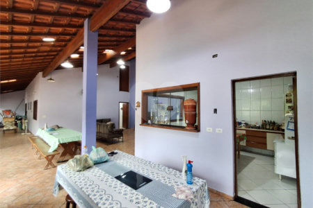 Chácara à venda com 4 quartos, sendo 2 suítes,  no Centro, Araçoiaba da Serra, SP