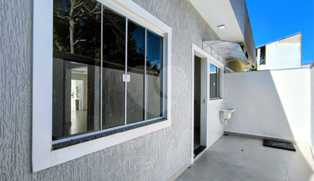 Casa à venda com 2 quartos, sendo 1 suíte, em Guriri, Cabo Frio, RJ