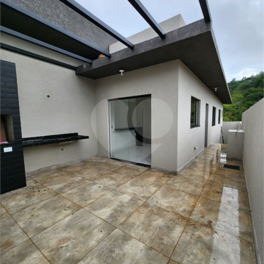 Casa à venda com 3 quartos, sendo 1 suíte, no Centro, Bom Jesus dos Perdões, SP