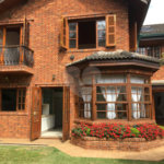 Casa à venda com 5 quartos, sendo 4 suítes,  no condomínio Cantareira, Mairiporã - SP