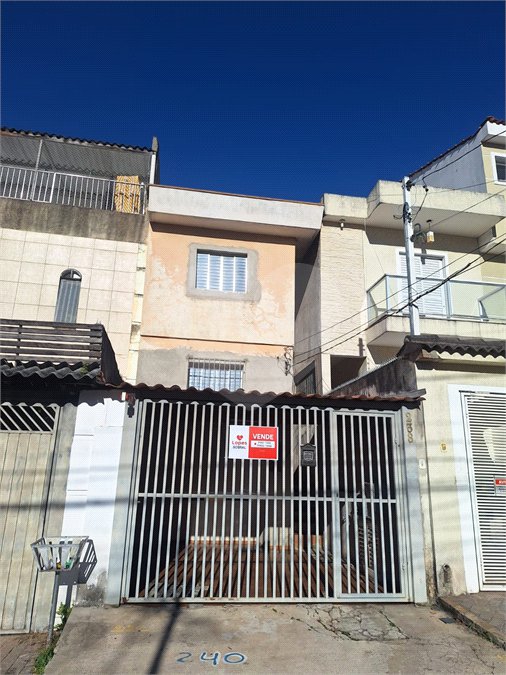 Sobrado à venda com 2 quartos em Vila Nivi, São Paulo, SP