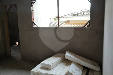Sobrado no condomínio Village Damha II